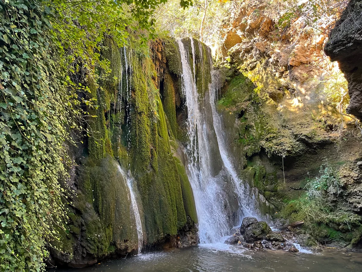 Imagen de Cascada El Pozo de La Horca: guía completa para descubrir este paraíso en Cañete